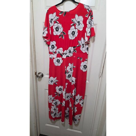 NWT Lane Bryant Red Floral Wrap Dress Short Sleeves & V-Neckline Women's Size 18 - Picture 2 of 8